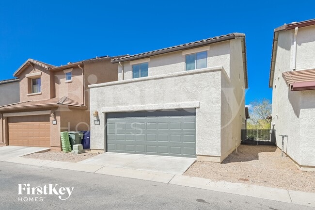 Building Photo - 10621 E Singing Canyon Dr