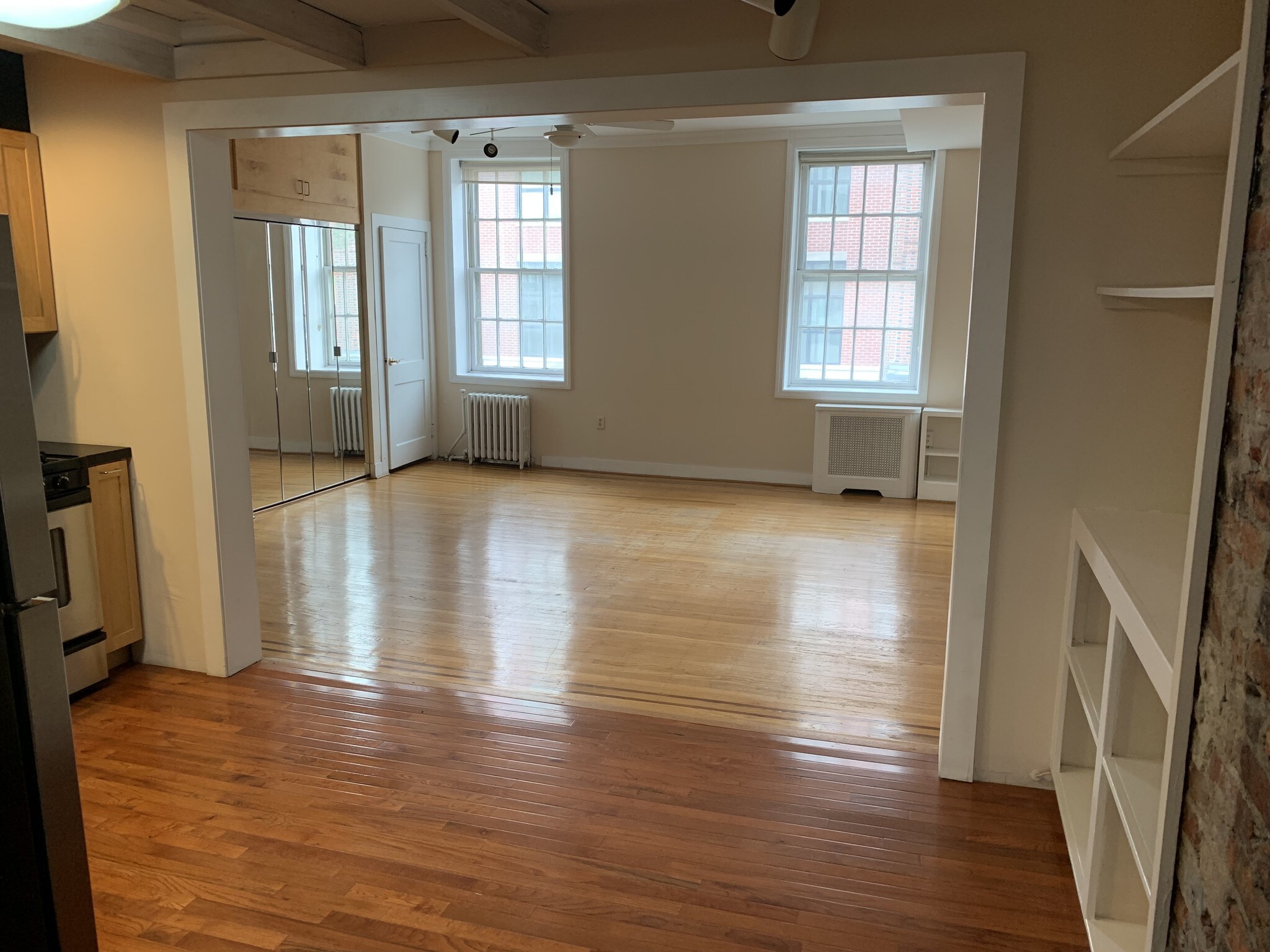 Building Photo - 217 Vine St