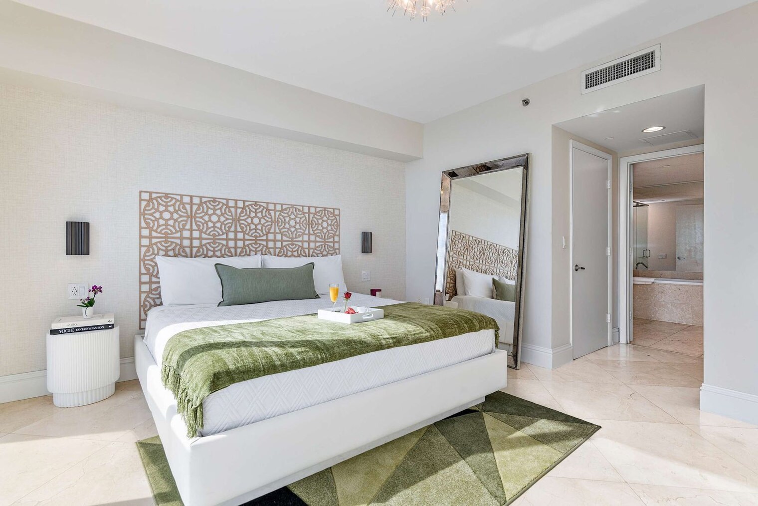 Building Photo - 485 Brickell Ave