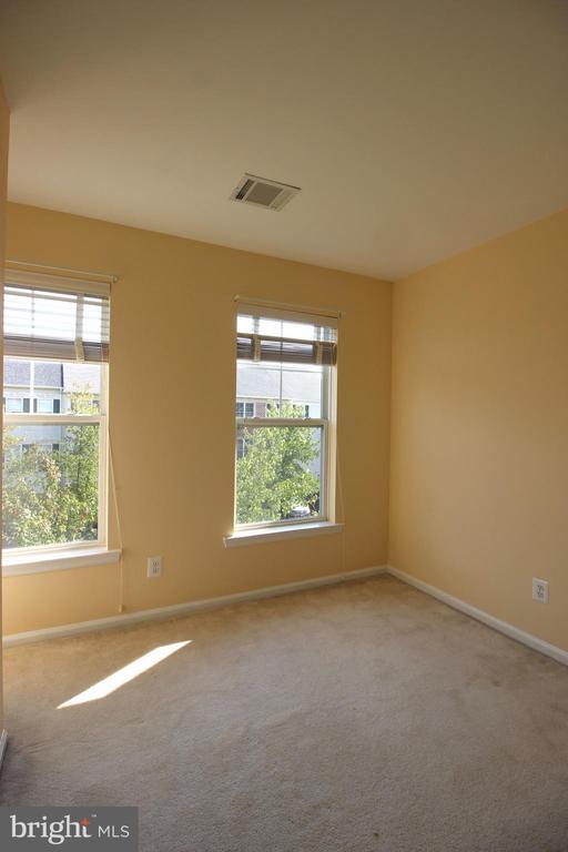 Building Photo - 21475 Welby Terrace