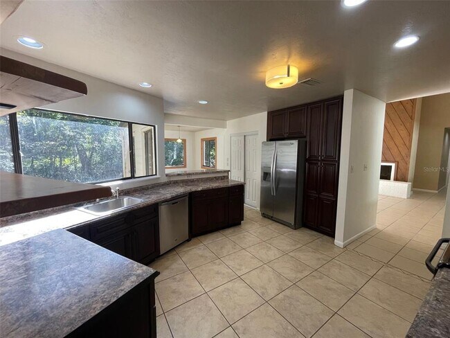 Building Photo - 2001 NW 15 Ave