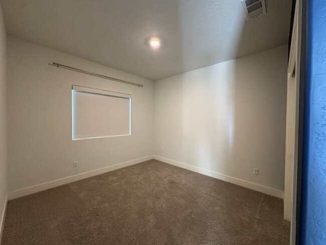 Building Photo - 601 Wishon Ave W