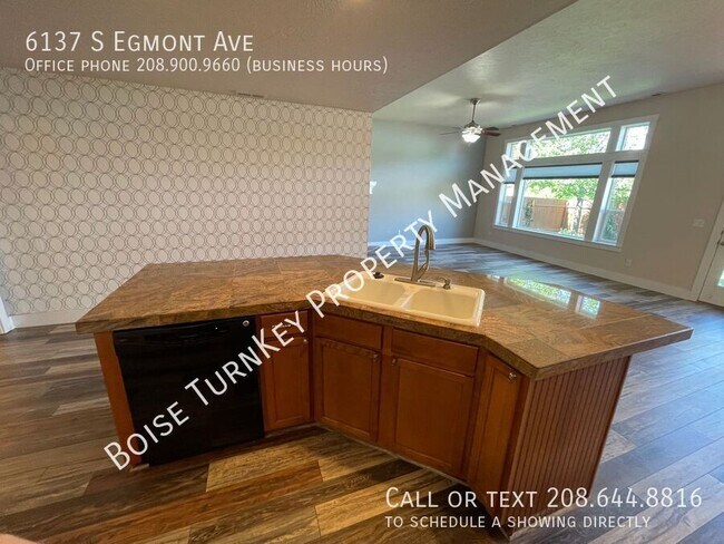 Building Photo - 6137 S Egmont Ave