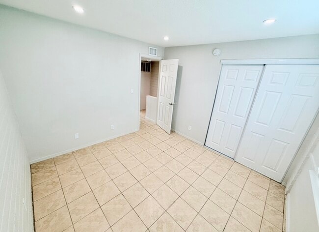 Building Photo - SAGO GARDENS