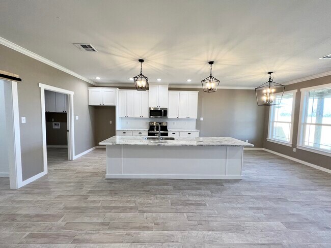 Building Photo - 4042 Caroline Ln