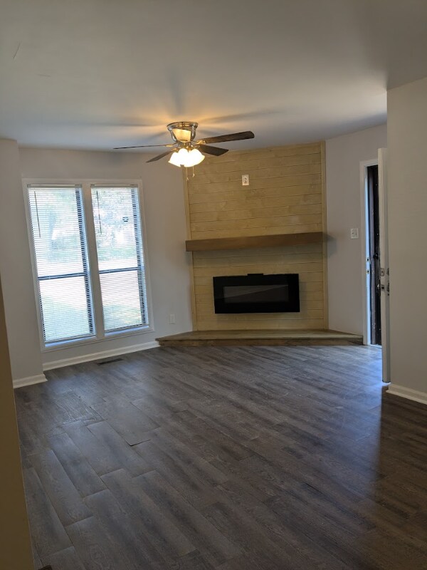 Building Photo - 2111 Peppertree St