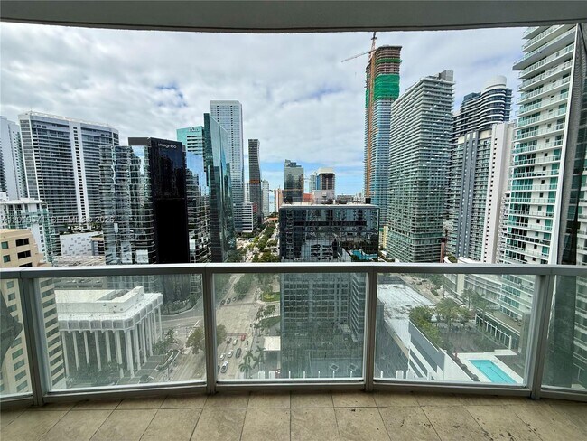 Building Photo - 1060 Brickell Ave