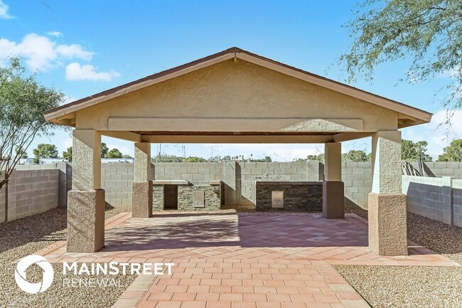 Building Photo - 5632 S Vine Ave