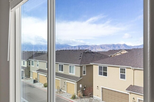 Building Photo - 5649 Saint Patrick View