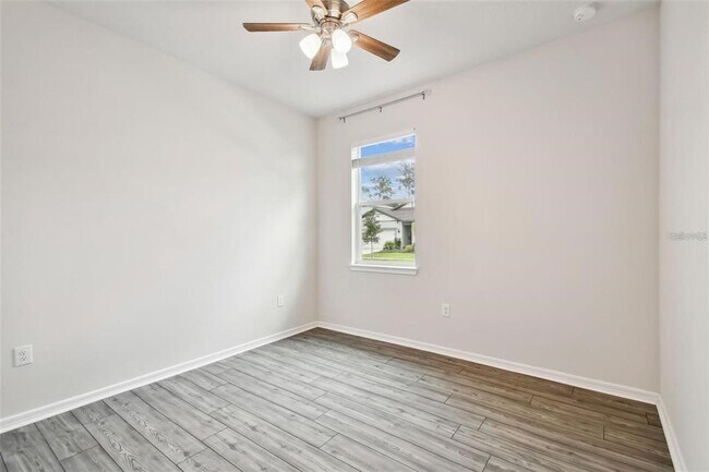 Building Photo - 13144 Peachleaf Ave