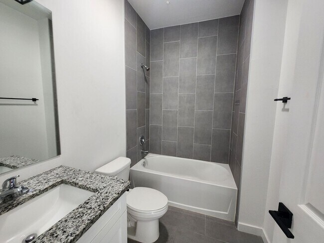 Building Photo - 905 NW 1st St