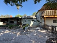 Building Photo - Country Living Close to Everything!