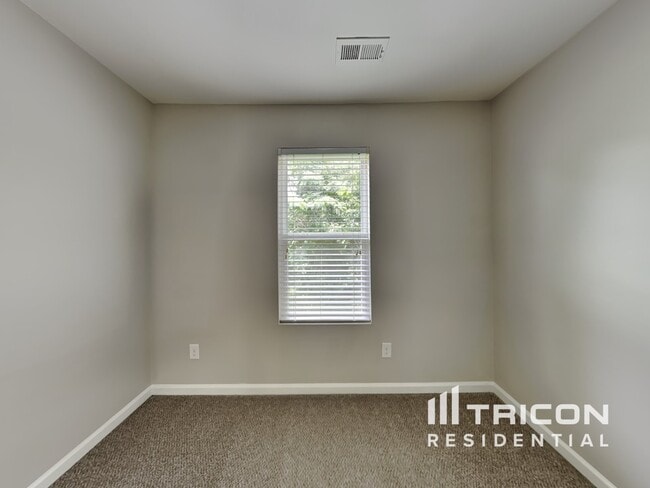 Building Photo - 4932 Magnasco Ln