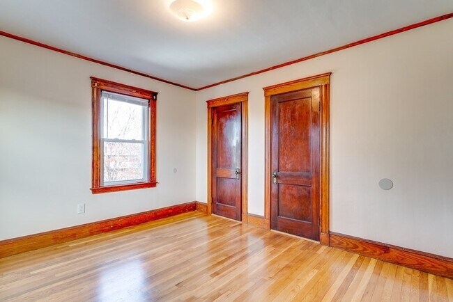Building Photo - 103 Fuller St