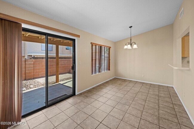 Building Photo - 3067 W Country Hill Dr