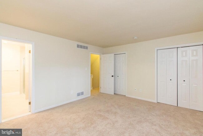 Building Photo - 50 Woodside Rd