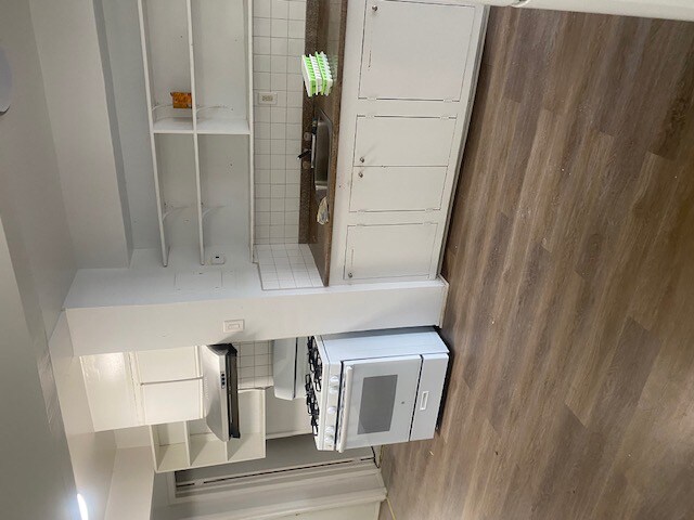 Building Photo - 40-49-49 Case St