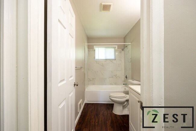 Building Photo - OPEN HOUSE 1/22! 4PM-4:30PM! 3 BED 1 BATH HOME