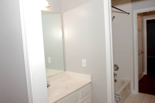 Building Photo - 2927 Arbor Creek Ln