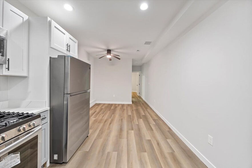 Primary Photo - 2037 McCulloh St