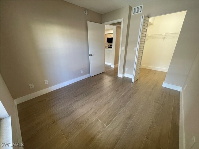 Building Photo - 5323 Summerlin Rd