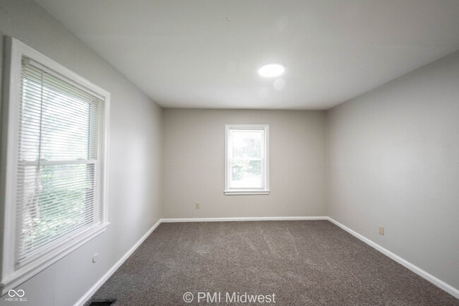 Building Photo - 4615 Caroline Ave