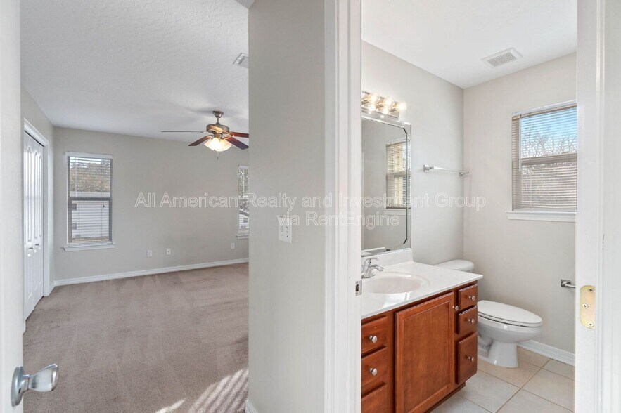 Building Photo - 201 9th Ave