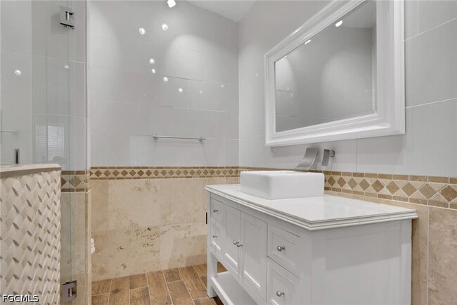 Building Photo - 5013 SW 16th Pl