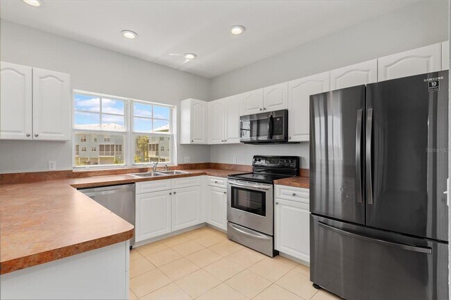 Building Photo - 3923 Cape Haze Dr