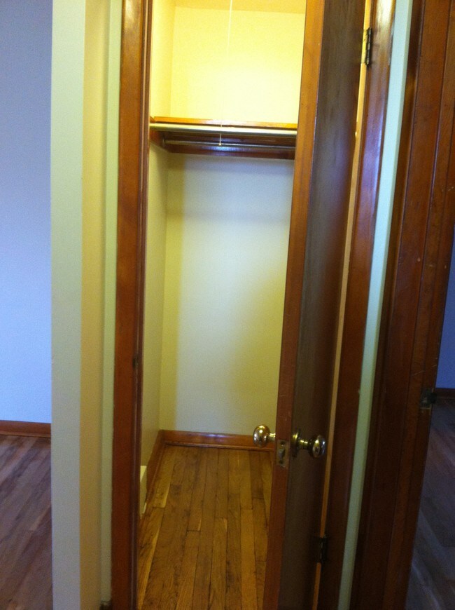 Building Photo - 130 Lacrosse St