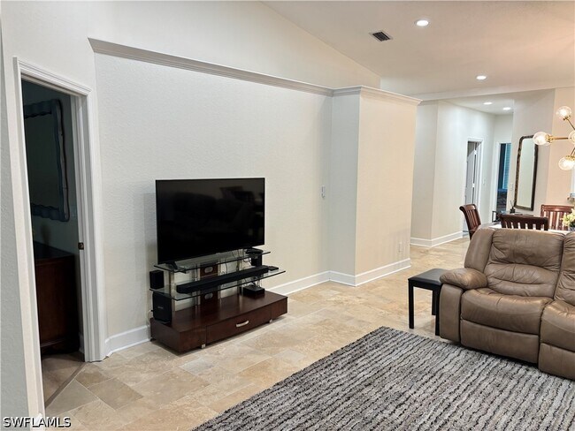 Building Photo - 1340 Charleston Square Dr
