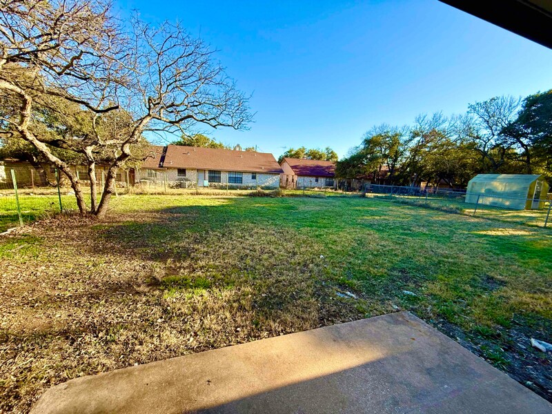 Building Photo - 508 Algerita Dr