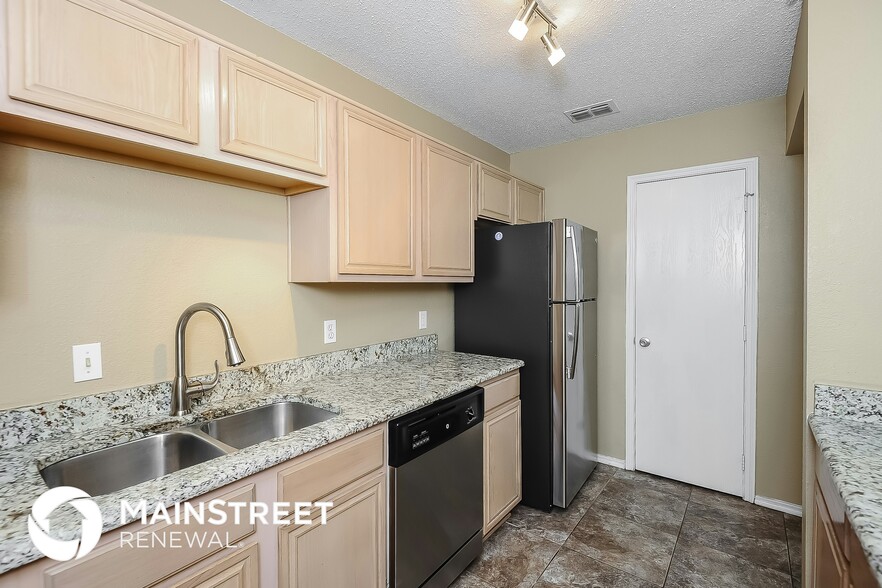 Building Photo - 7001 Avington Way