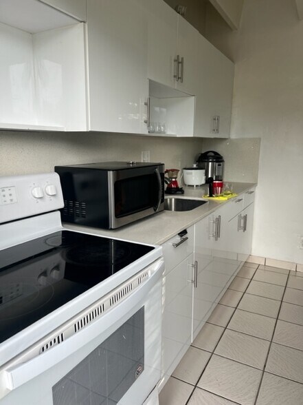 Building Photo - 21910 SW 118th Ct