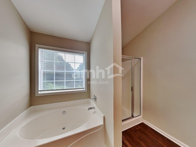 Building Photo - 6433 Grand Hickory Dr