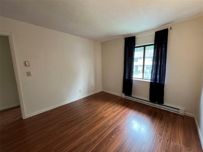 Building Photo - 24 Hudson Heights Dr