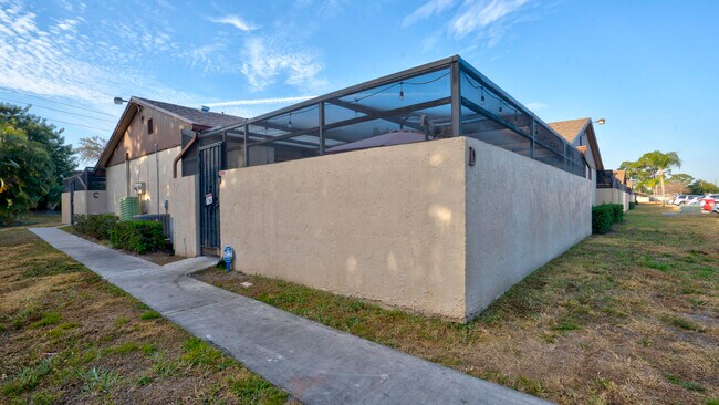 Building Photo - 4782 Sunny Palm Cir