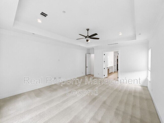 Building Photo - 809 Jamestown Ln