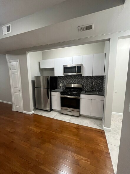 Building Photo - 131 S Harrison St