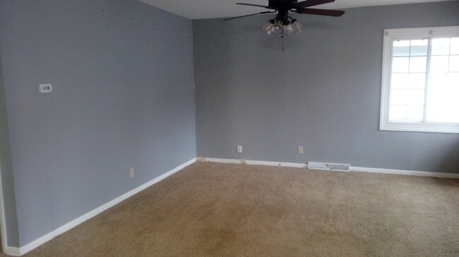 Building Photo - 3BR rancher with appliances and garage. Pr...