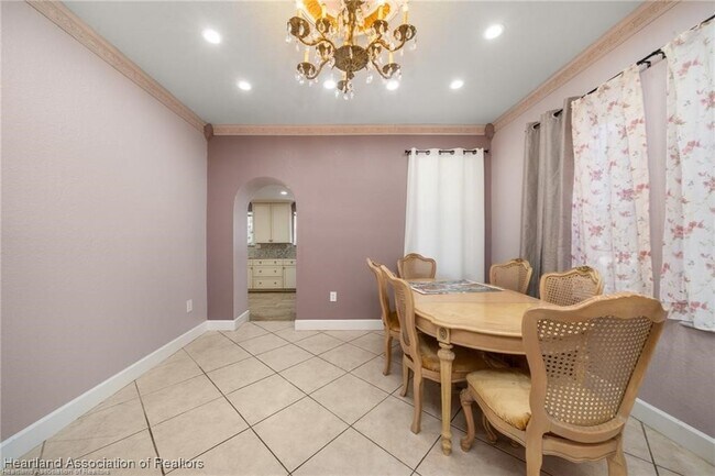 Building Photo - 1110 Hotiyee Ave