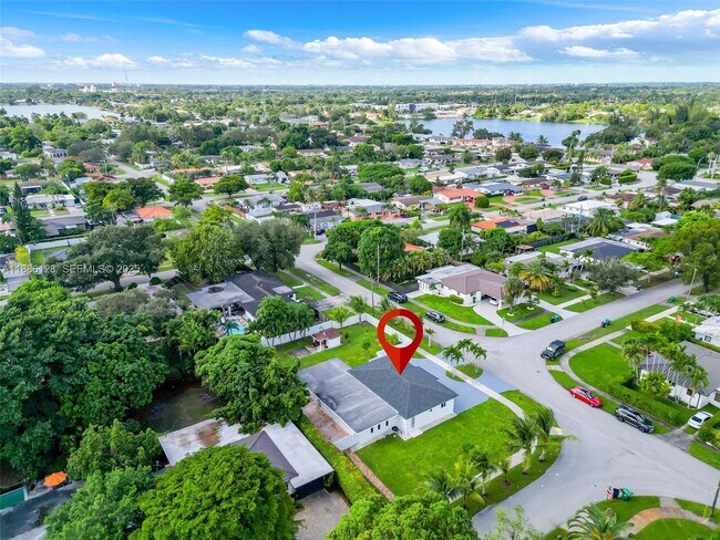 Building Photo - 4301 SW 85th Ave