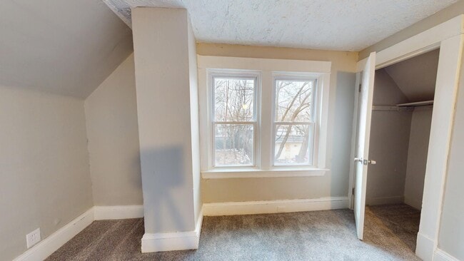 Building Photo - Stockyards Area - 2 Bedrooms - Single Fami...