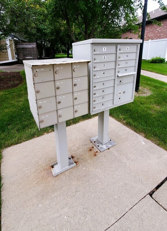 Building Photo - 422 N 18th Ave