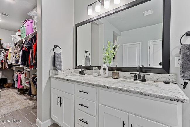 Building Photo - 824 Paseo Solar Dr