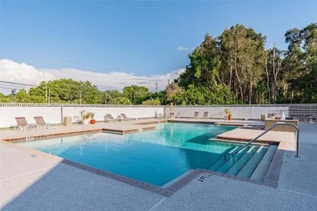 Building Photo - Beautiful 2 bedroom, 2 bathroom condo!