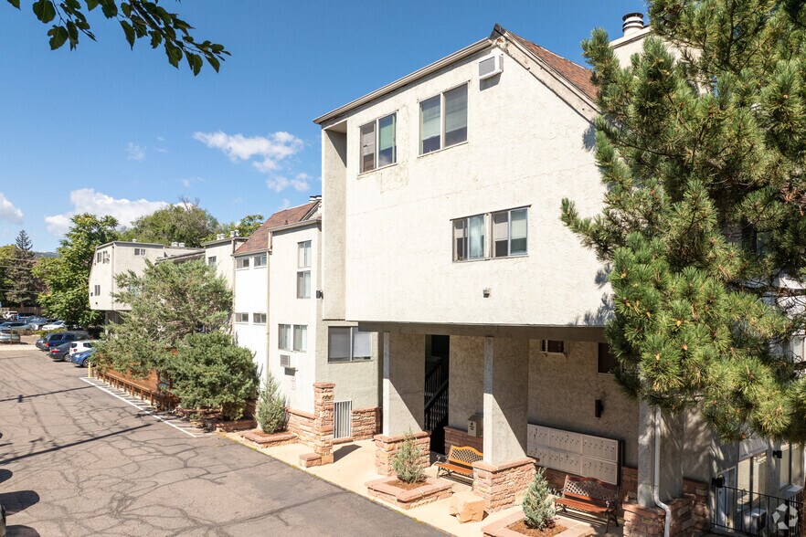 Alternate Building View - Canyon Club