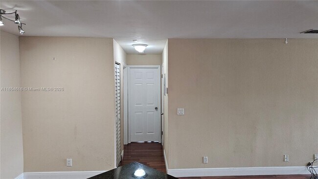 Building Photo - 3360 Pinewalk Dr N