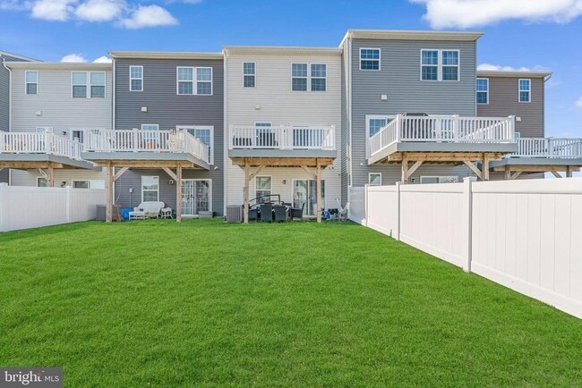 Building Photo - 205 Dalton Dr