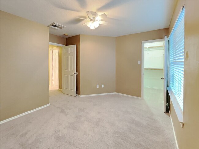 Building Photo - 6220 Stoney Creek Dr